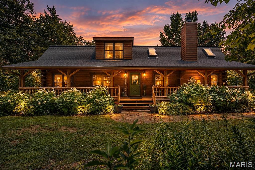 8 Whippoorwill Ct, Defiance, MO 63341 | MLS #26045108 | Zillow