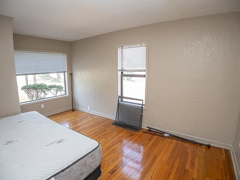 1101 Madison St #1 — Photo 8