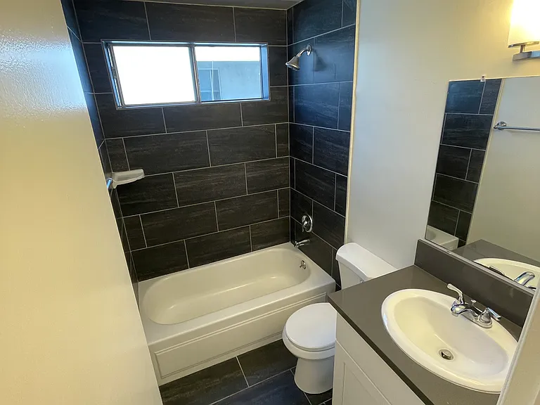 Kahlua Apartments — Photo 23