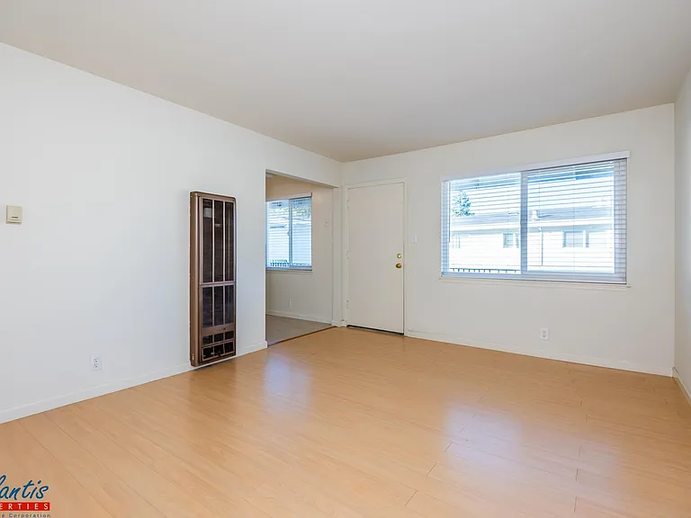 2386 Sutter Ave #6 — Photo 1
