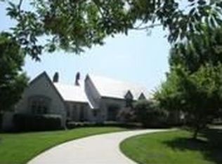 11713 Brookwood St, Leawood, KS 66211