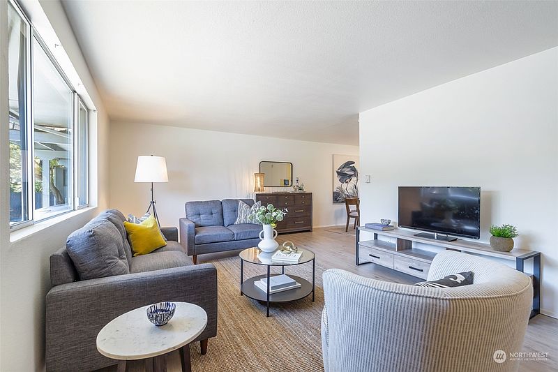 4th image of 20514 76th Avenue W #B