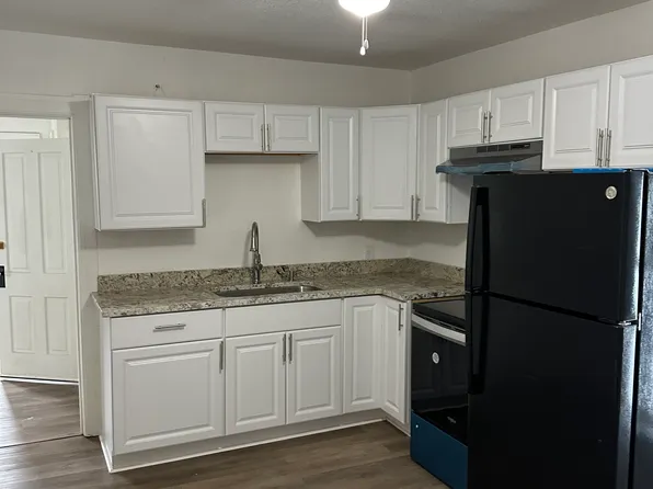1711 E Belleview Pl, Milwaukee, WI 53211