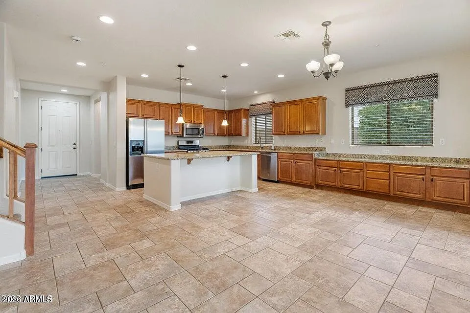4 bed, 3.0 bath, 2947 sqft, $3,200 — Photo 4