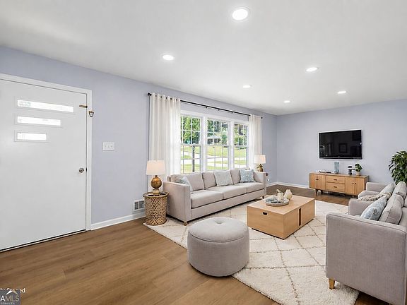 3rd image of 3943 Oberlin Ct