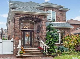 5620 230th St, Oakland Gardens, NY 11364