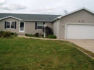 1462 Guns St, Green Bay, WI 54311