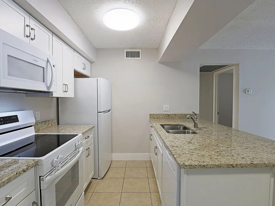 5323 Summerlin Rd #2307