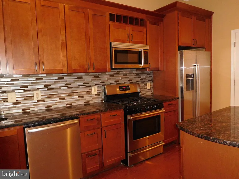 1318 W St NW #1 — Photo 10