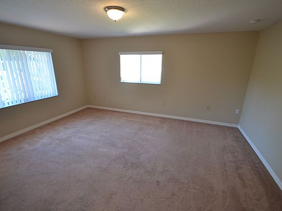 2nd image of 4863 Foxrun Cir