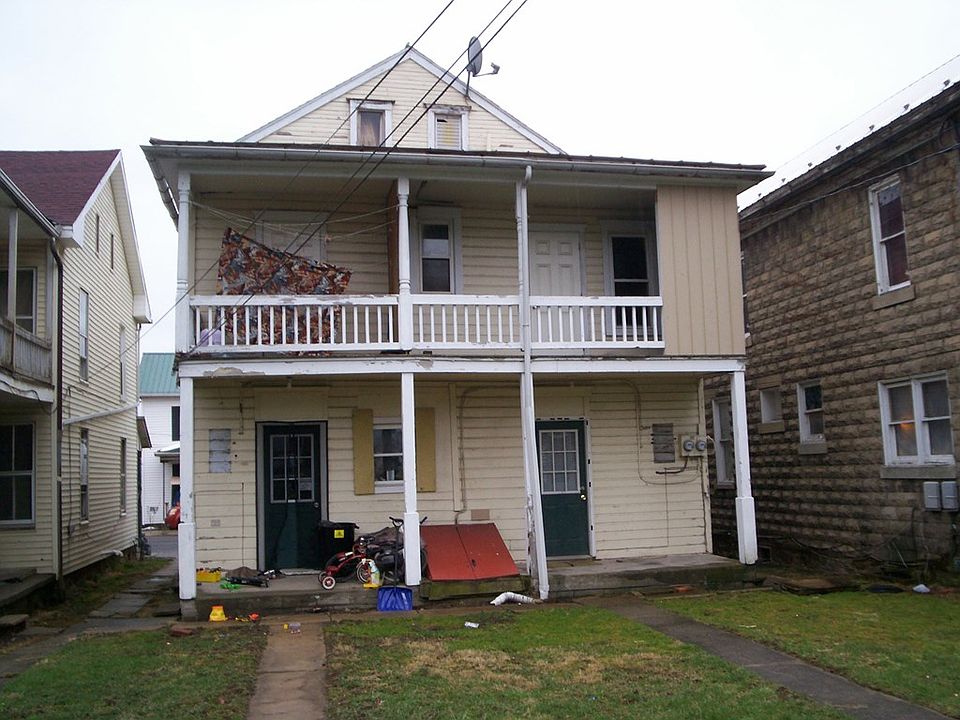 2nd image of 139-141 W 4th St