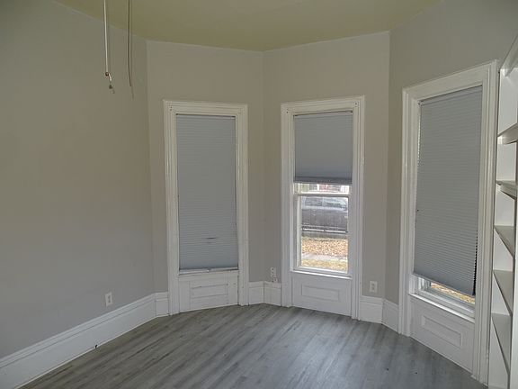 5th image of 124 S Ottawa St Unit 2
