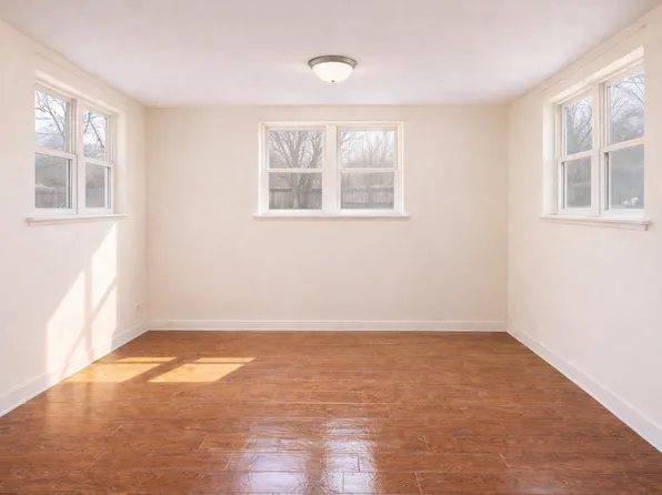 50 Lincoln Ave, Riverside, IL 60546