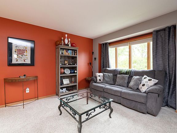 5th image of 202 Sieben Crest Ln