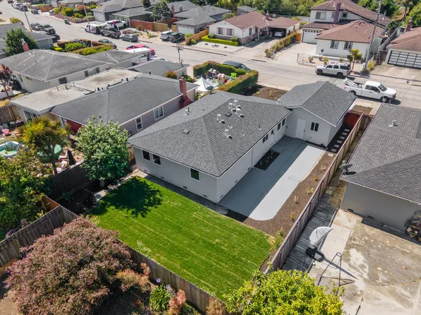 1384 Solano Dr, Pacifica, CA 94044