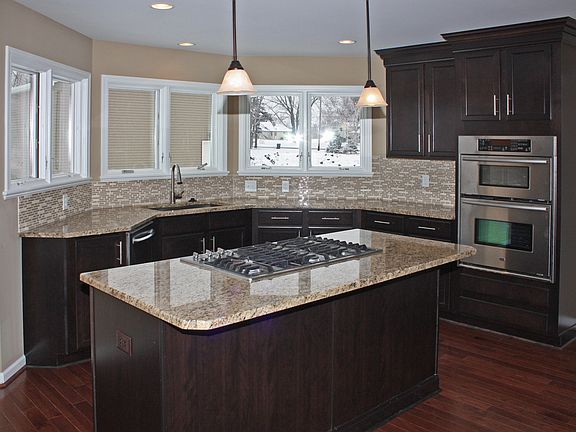 All photos are of model homes in the listed floor plan. Costs may vary depending on upgrades.
