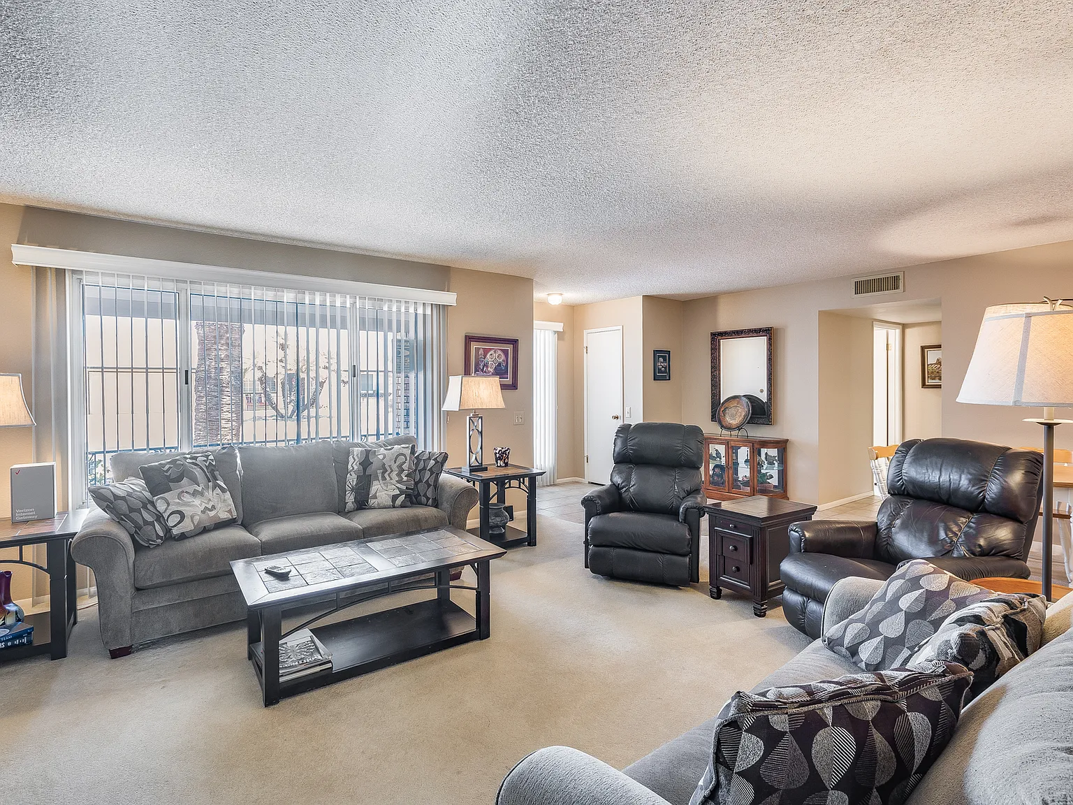 2 bed, 1827 sqft, $2,195 — Photo 3