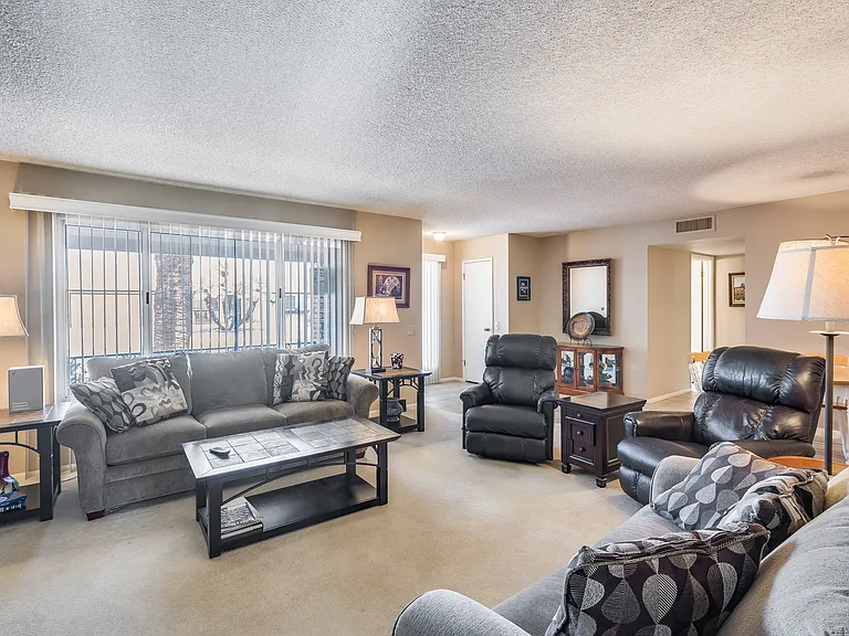 9739 W Desert Hills Dr — Photo 3