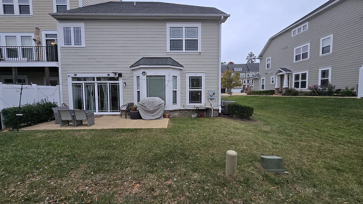 Building Photo - 5428 Hickory Place Way