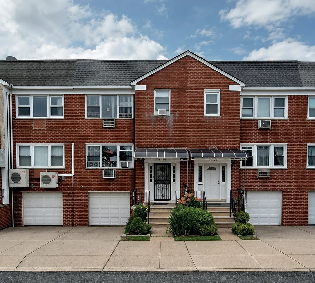2 bed, 1.5 bath, $2,850 — Photo 1