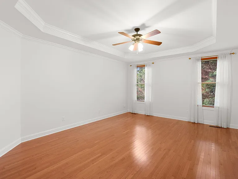 1610 Twin Square Way — Photo 23