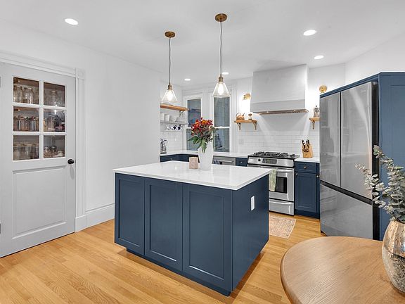 2nd image of 24 Albion Pl #1