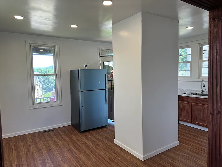 1469 Franklin St — Photo 2