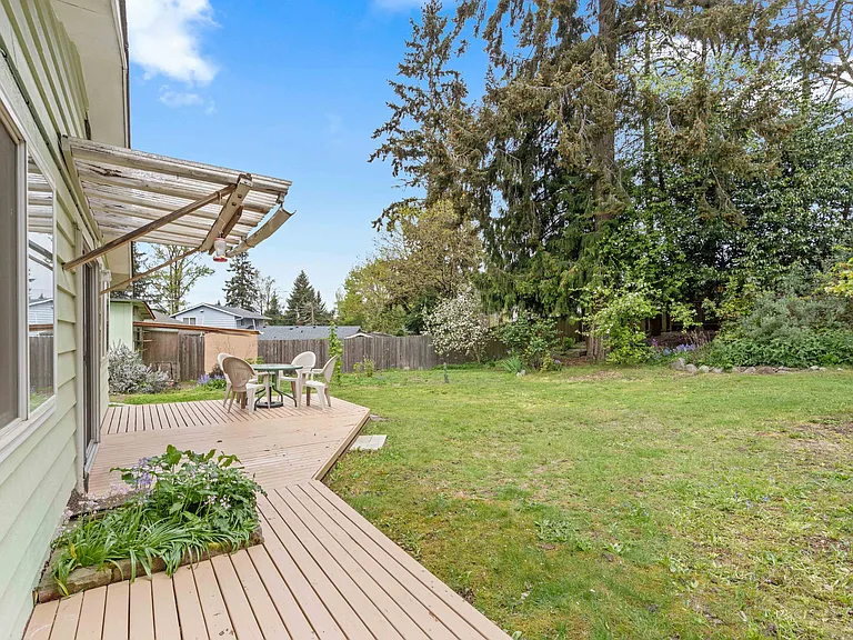 18620 Occidental Ave S — Photo 27