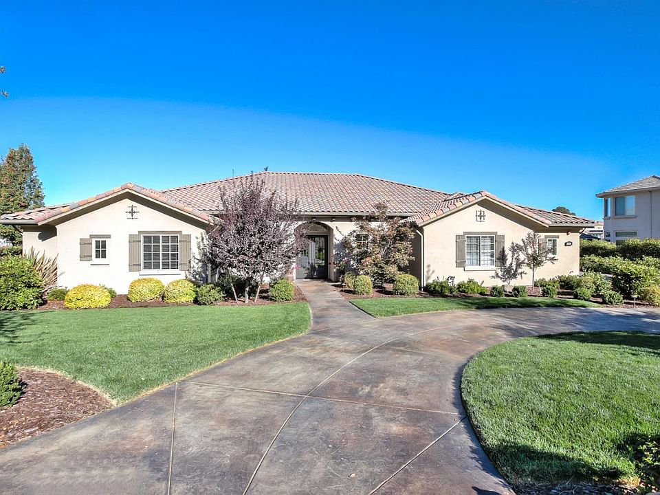 1st image of 3228 Vista De Madera