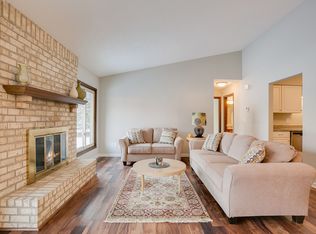 7217 Robinwood Trl, Woodbury, MN 55125