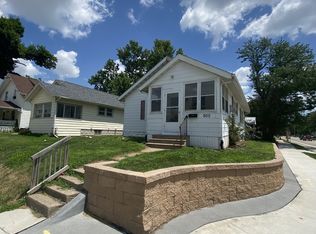 900 Center Point Rd NE, Cedar Rapids, IA 52402