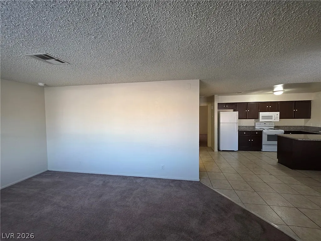2 bed, 2.0 bath, 1022 sqft, $1,204 — Photo 2