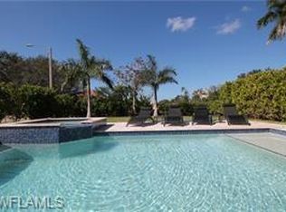 11002 Vanderbilt Dr, Naples, FL 34108