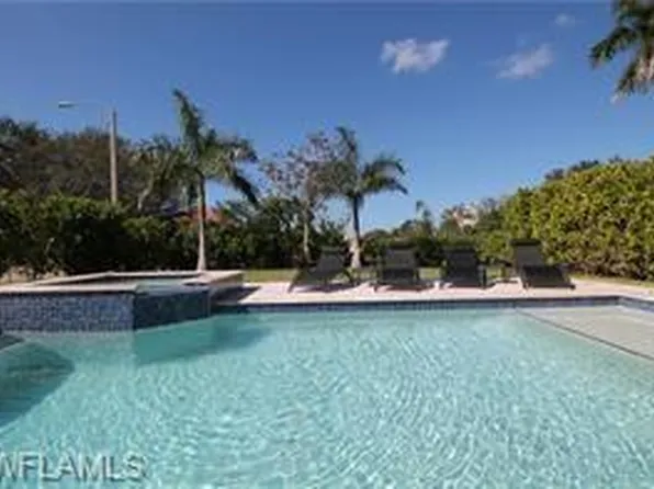 11002 W Vanderbilt Dr, Naples, FL