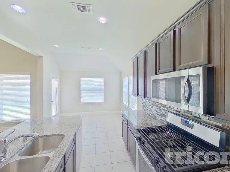 513 Alice Ln — Photo 7
