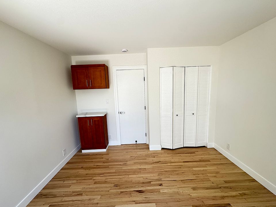 Cabinets, Countertop, Closet Doors