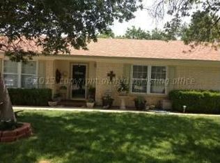 1828 Holly Ln, Pampa, TX 79065