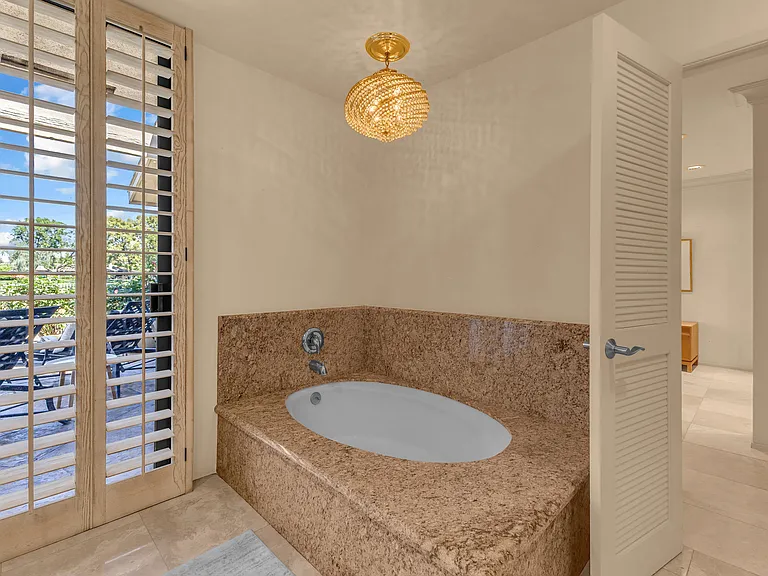 24 Columbia Dr — Photo 47