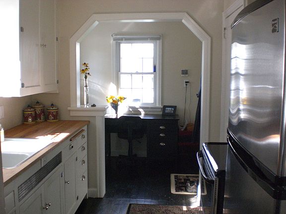 5th image of 105 E White St