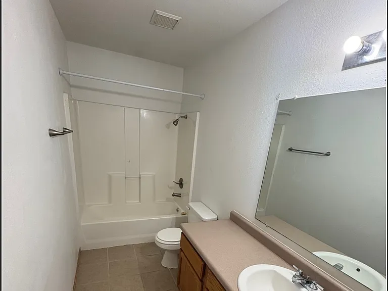 2805 Village Ct #B — Photo 7