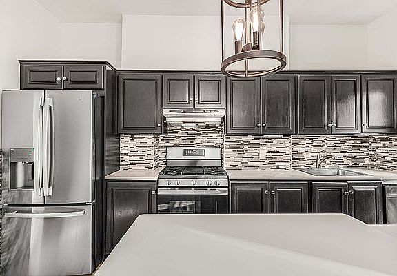 3rd image of 240 Nassau Ave #1
