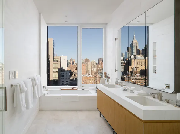 200 East 20th Street image 4 of 14