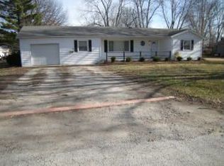 706 S Clayton St, Centralia, MO 65240