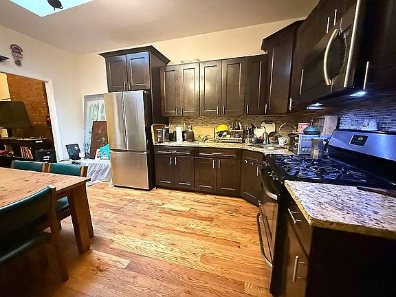4th image of 1184 Gates Ave #Penthouse 2