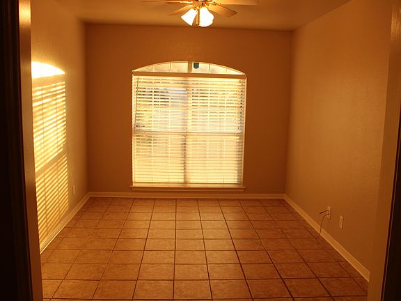 3rd image of 4905 Shawn Dr