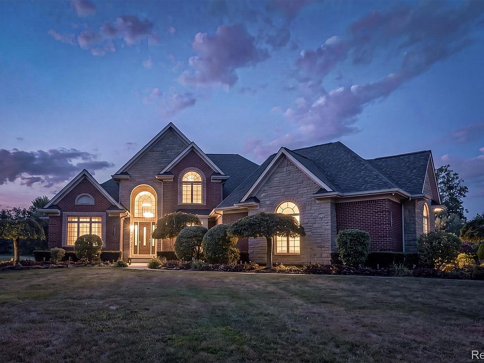 51045 Sunday Dr, photo 4