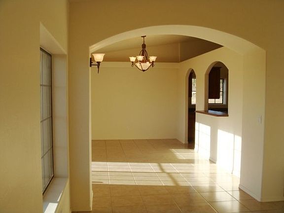Breakfast nook w/plant shelves