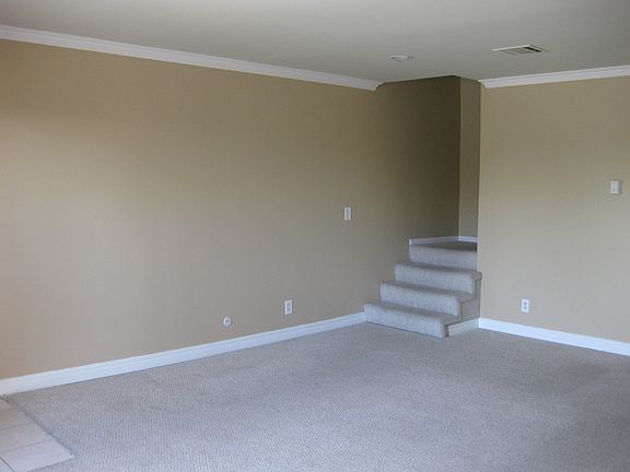 5th image of 121 Sinclair Ave Unit 246