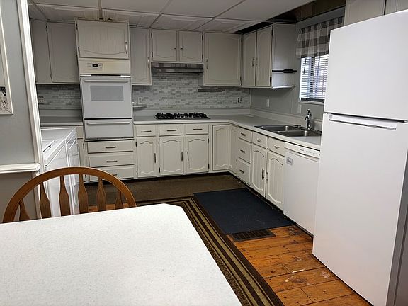 5th image of 701 S Perry St