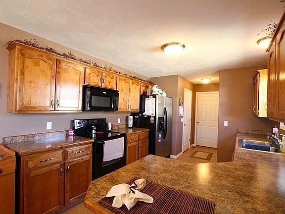 3rd image of 3994 S El Salvador Ave